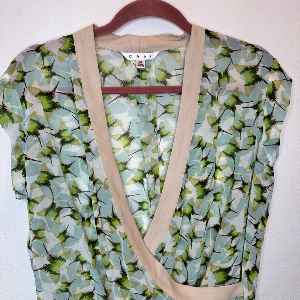 Cabi 234 Green Floral V-Neck Short Sleeve Blouse Size Medium - Picture 3 of 12